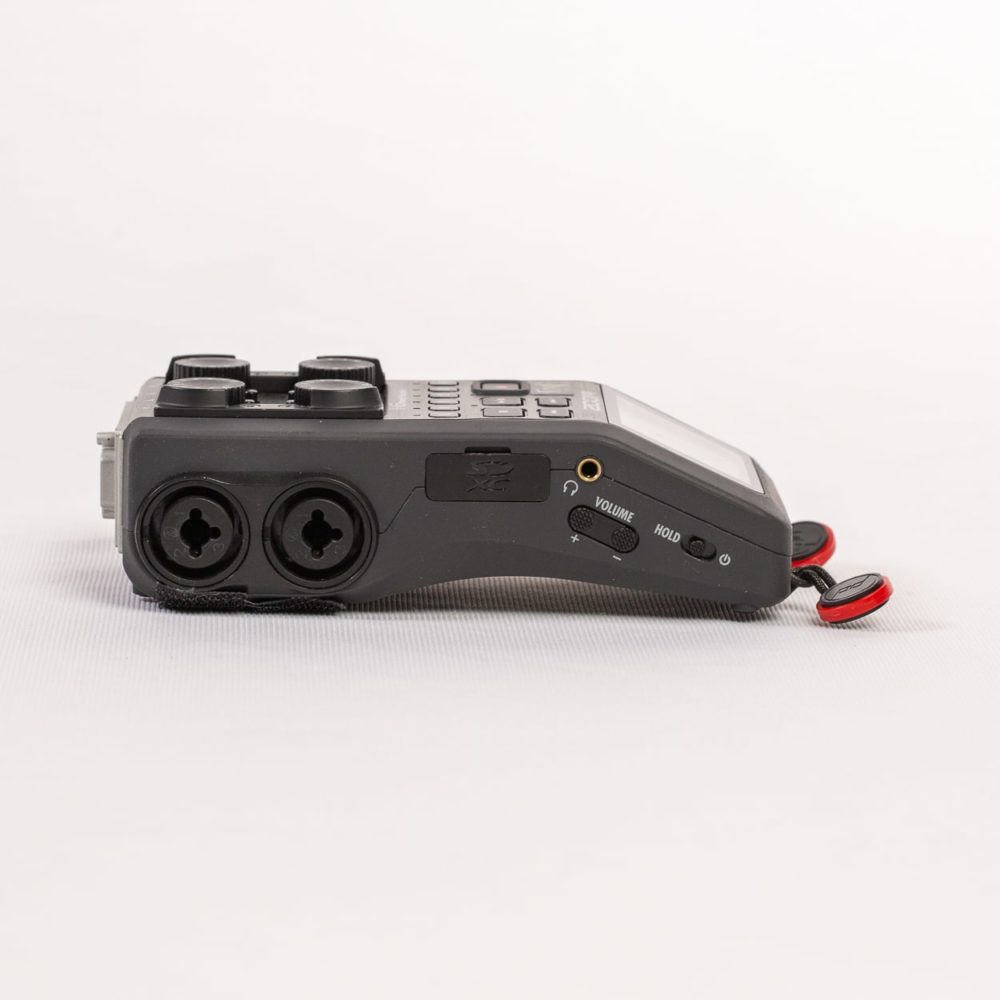 ENREGRISTEUR ZOOM H6 de côté