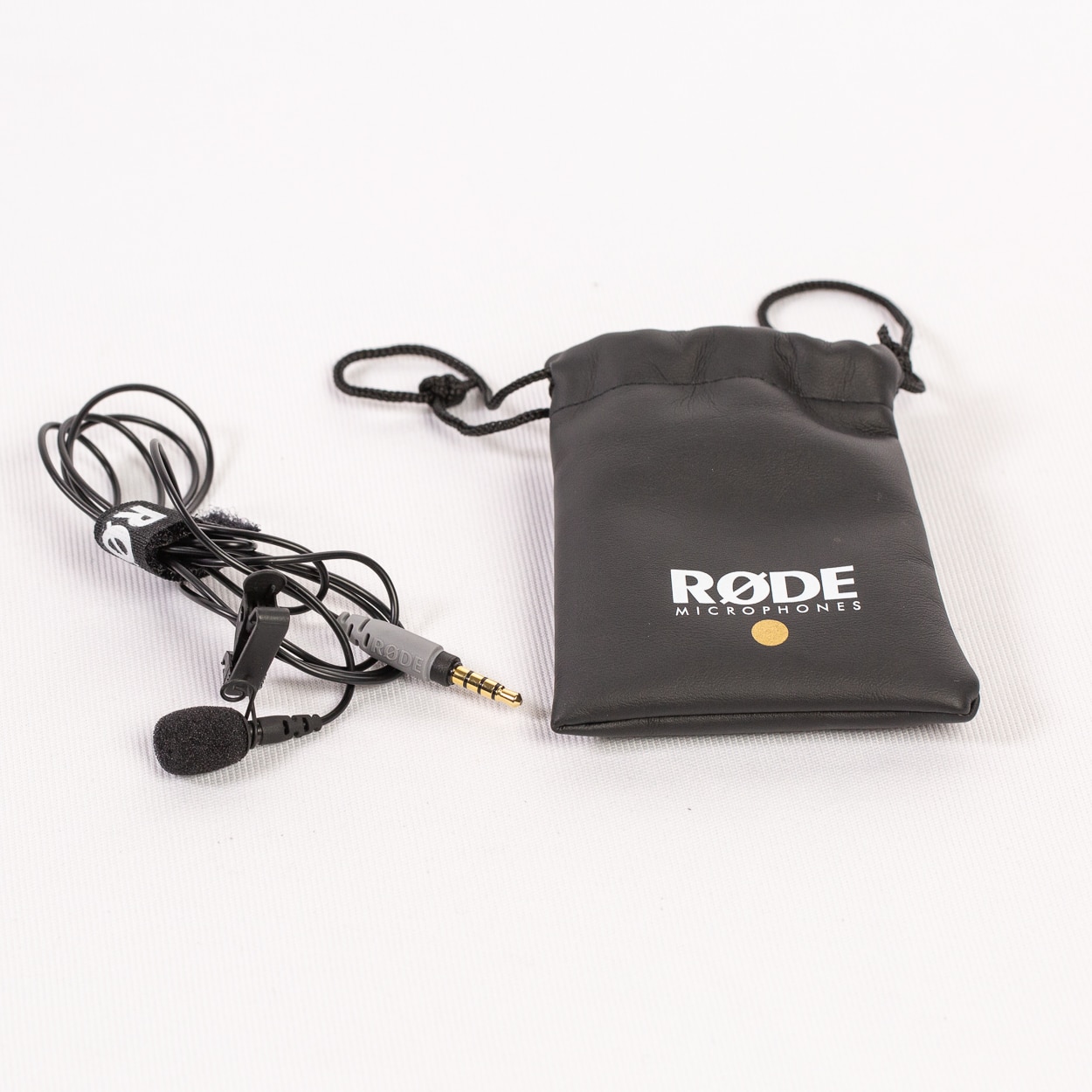 RØDE SmartLav+ Micro-cravate pour smartphone avec connecteur TRRS pour la  diffusion, la réalisation de films, la création de contenu,  l'enregistrement